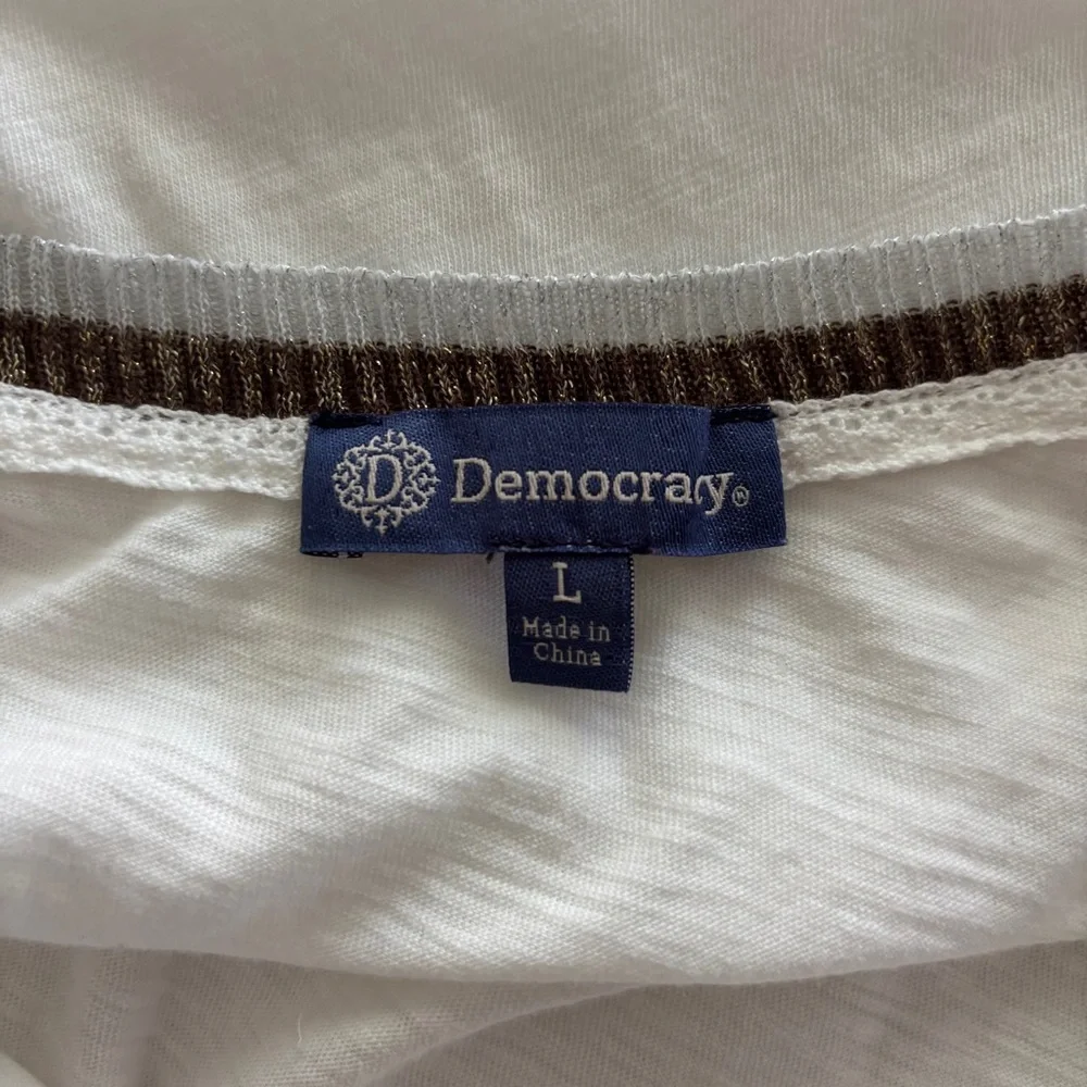 Democracy | Hi Lo Tank Top with Bronze and Silver Metallic Contrast Trim Large - Picture 15 of 15